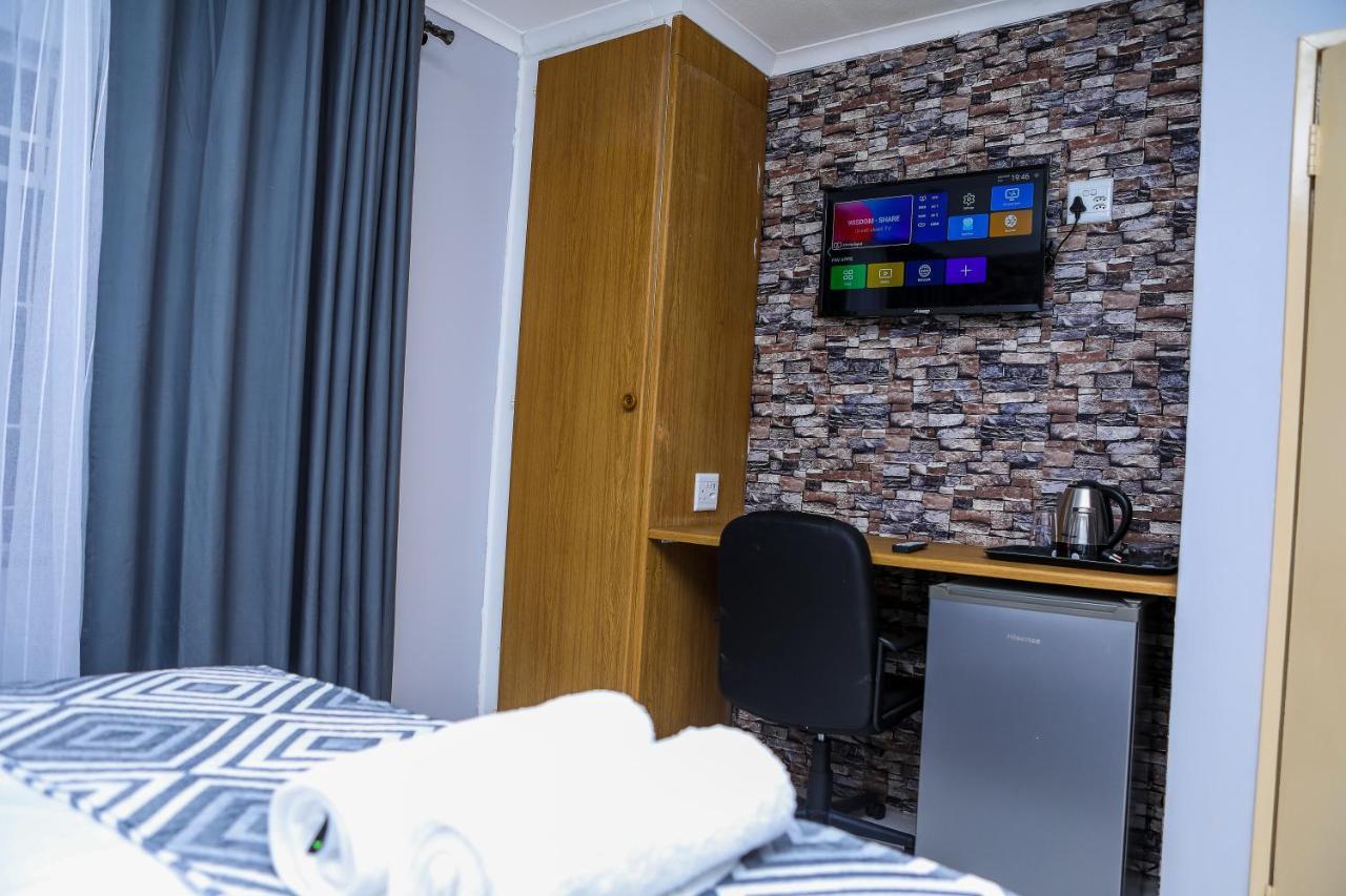 Delux Guesthouse Volksrust Екстериор снимка
