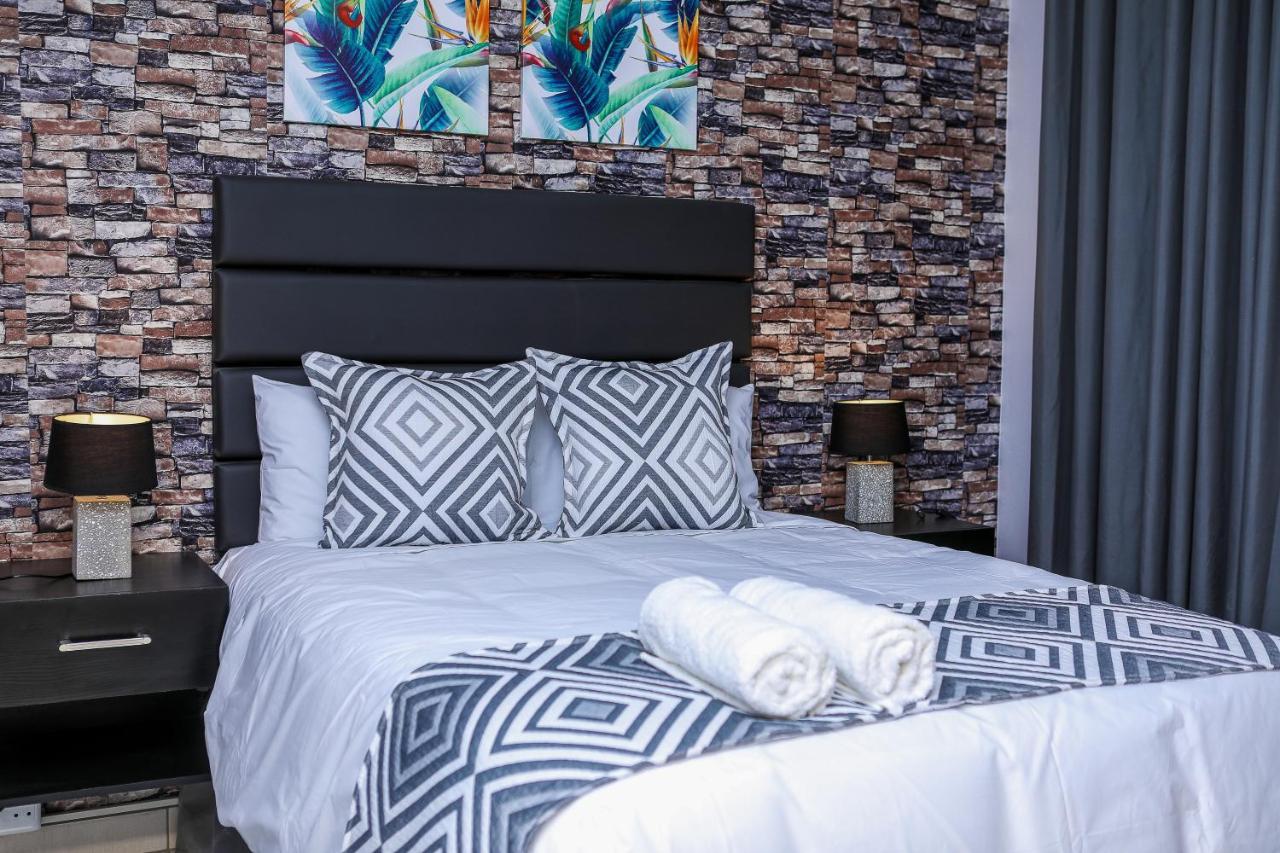Delux Guesthouse Volksrust Екстериор снимка