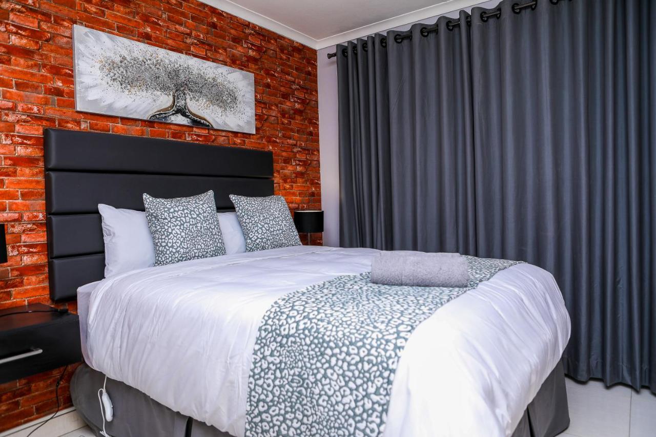 Delux Guesthouse Volksrust Екстериор снимка
