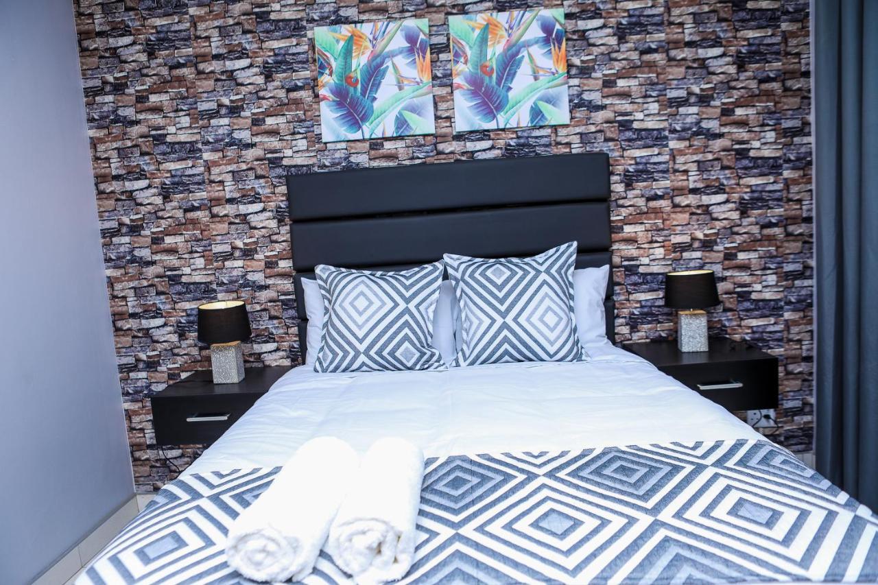 Delux Guesthouse Volksrust Екстериор снимка