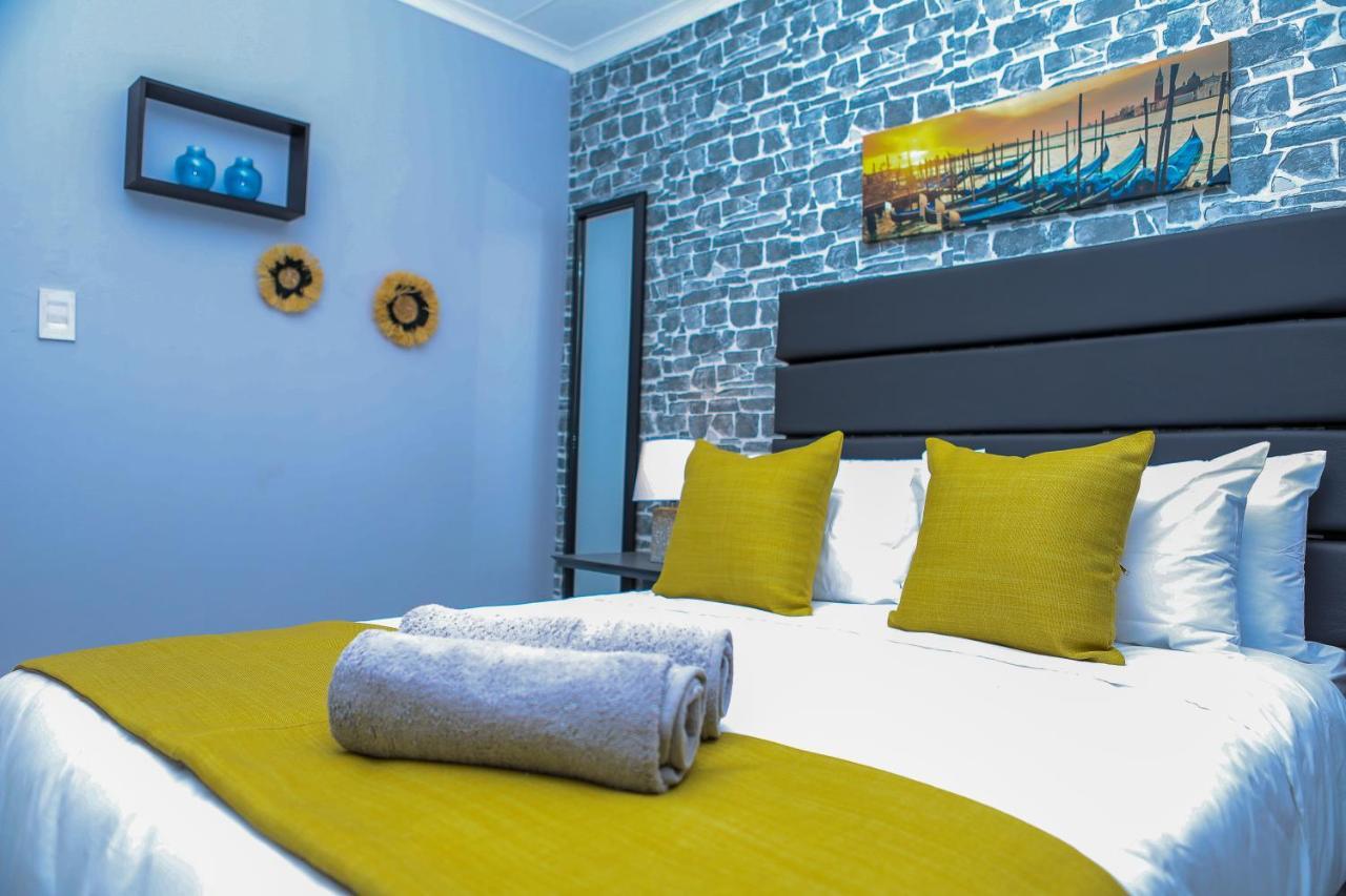 Delux Guesthouse Volksrust Екстериор снимка