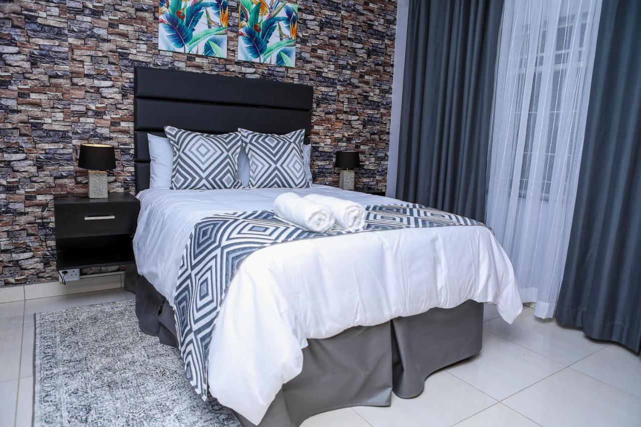 Delux Guesthouse Volksrust Екстериор снимка