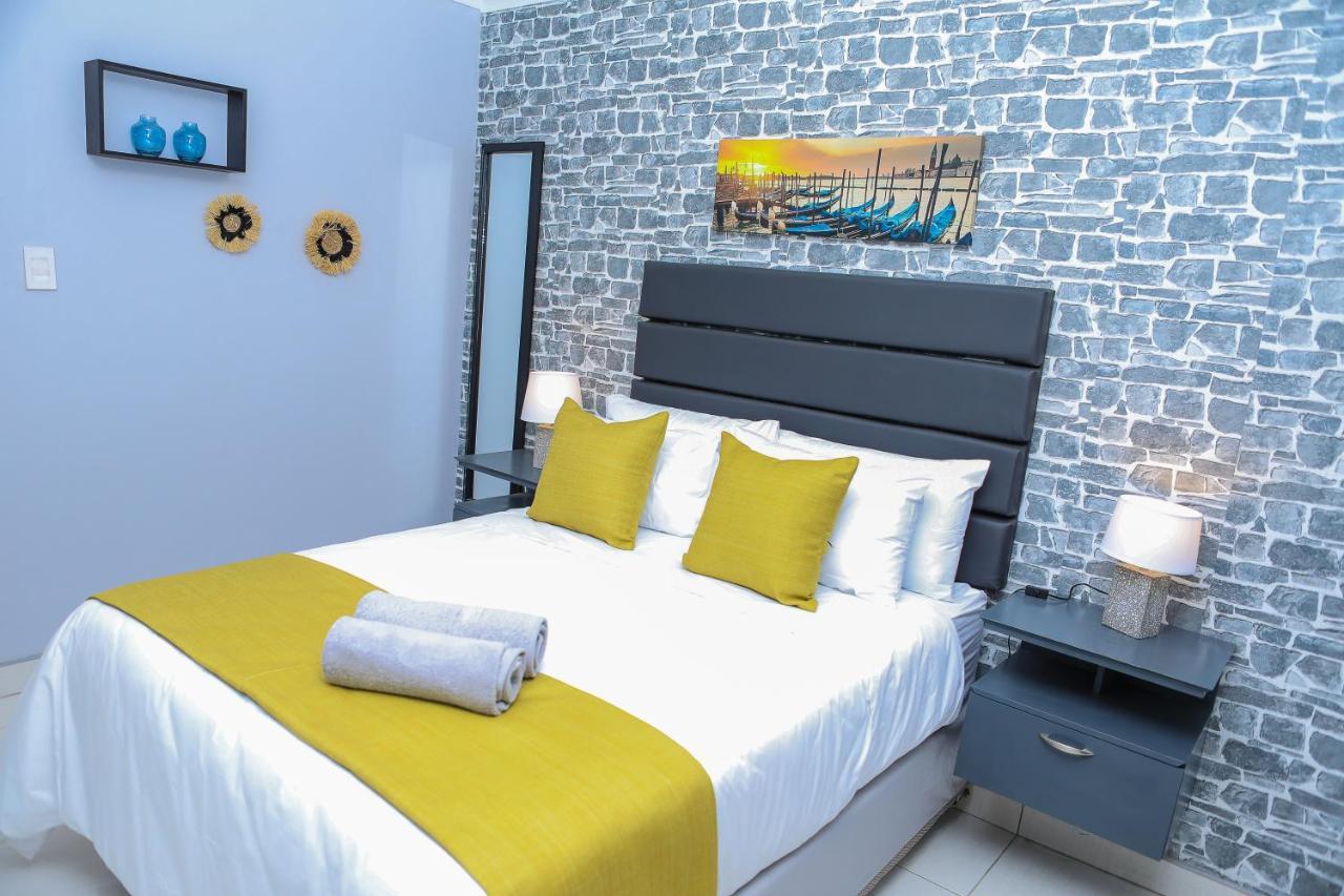 Delux Guesthouse Volksrust Екстериор снимка