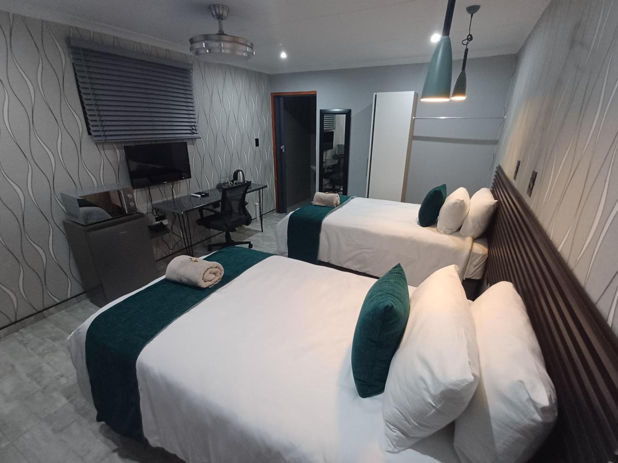 Delux Guesthouse Volksrust Екстериор снимка
