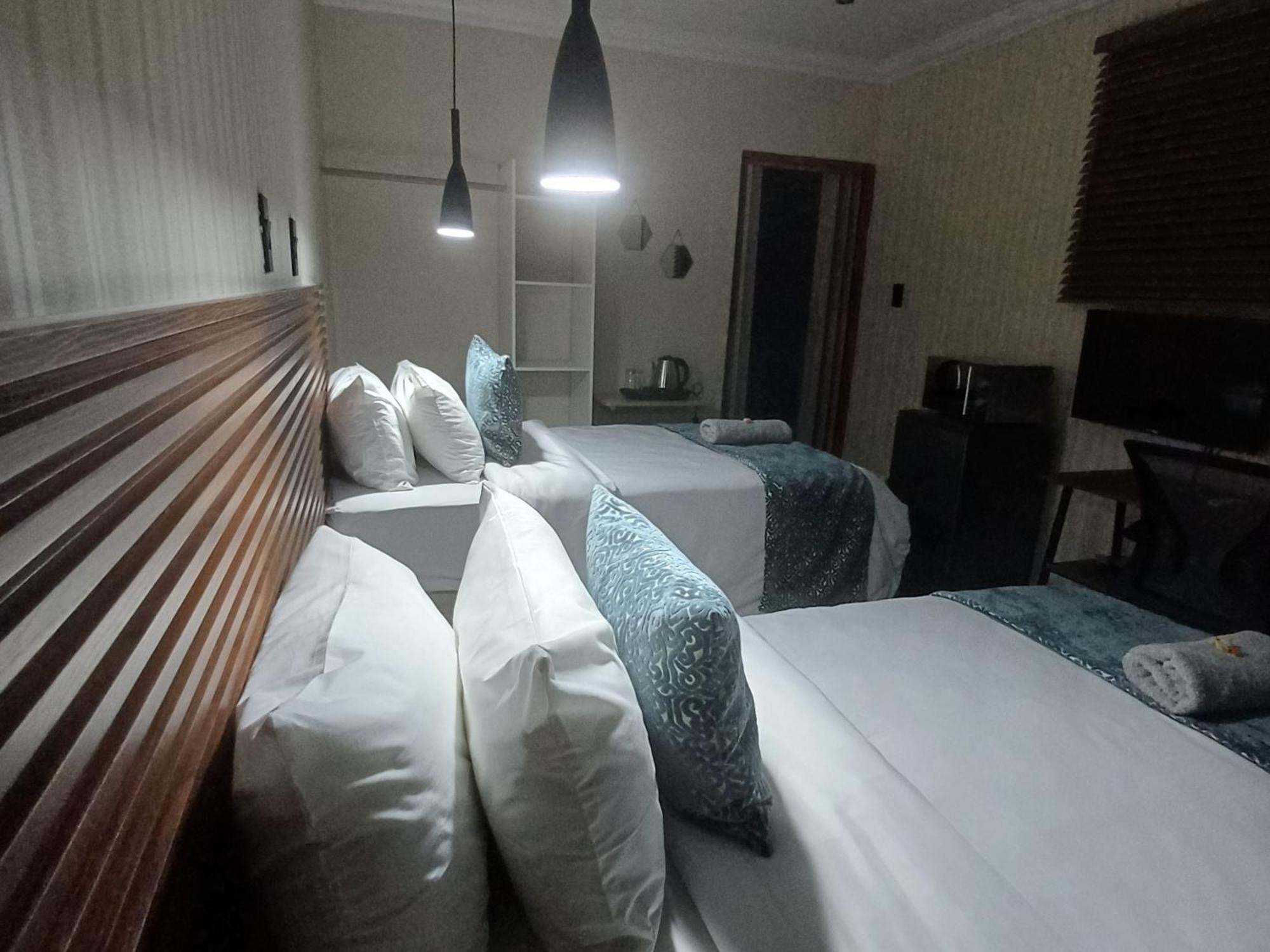 Delux Guesthouse Volksrust Екстериор снимка