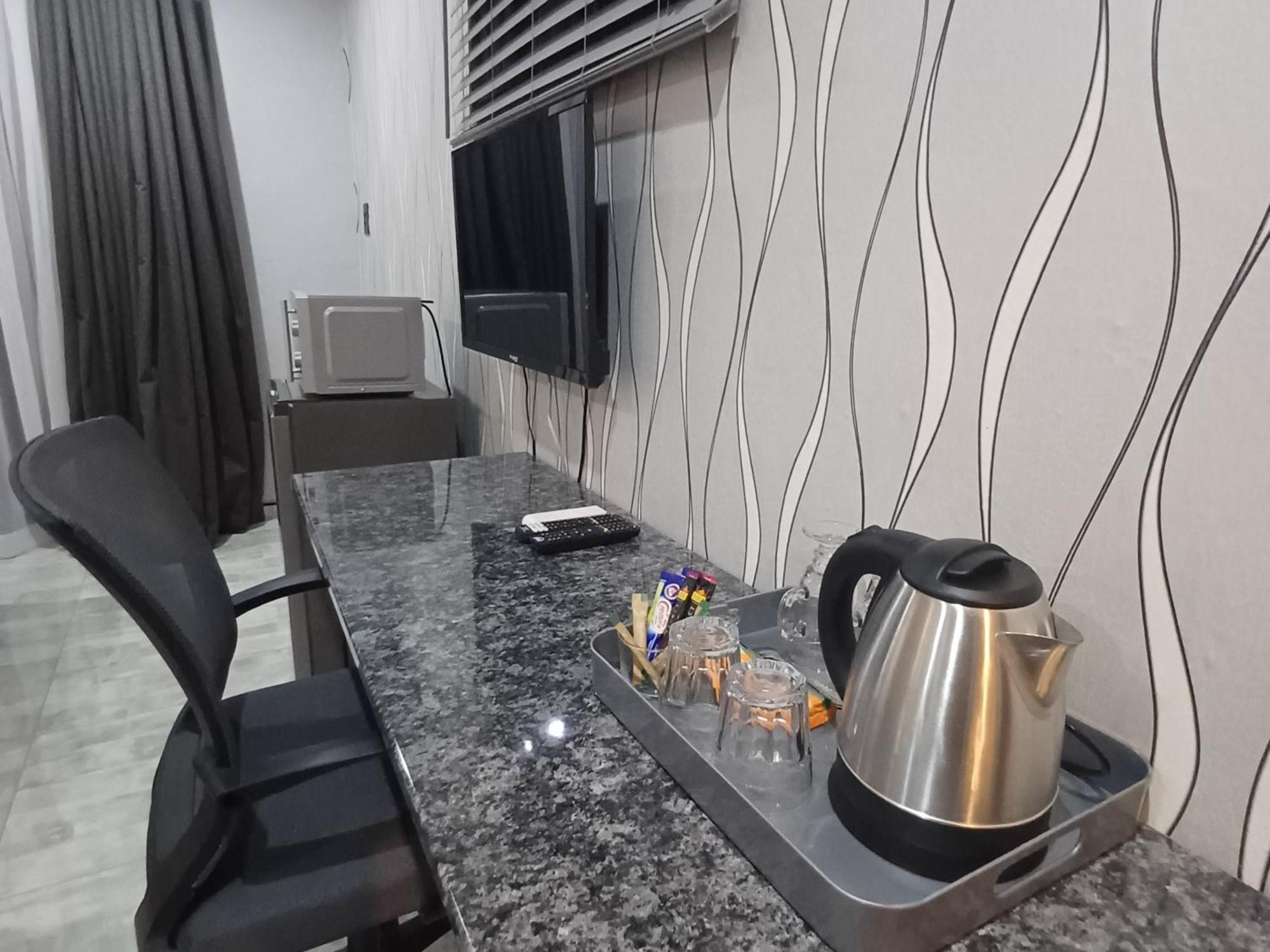 Delux Guesthouse Volksrust Екстериор снимка