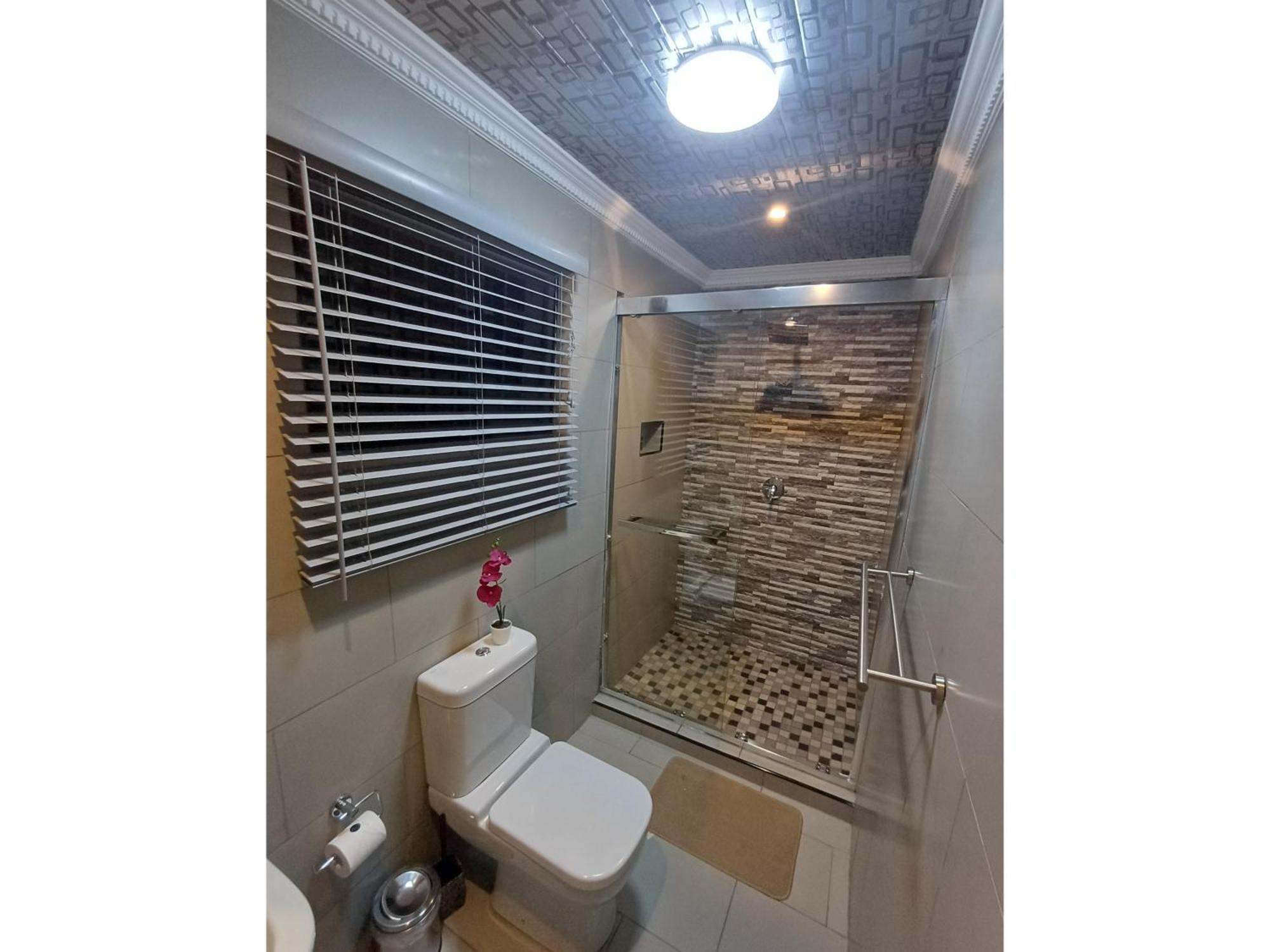 Delux Guesthouse Volksrust Екстериор снимка