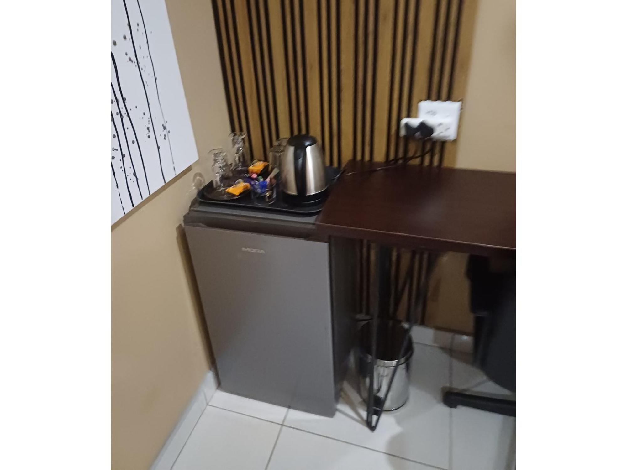 Delux Guesthouse Volksrust Екстериор снимка