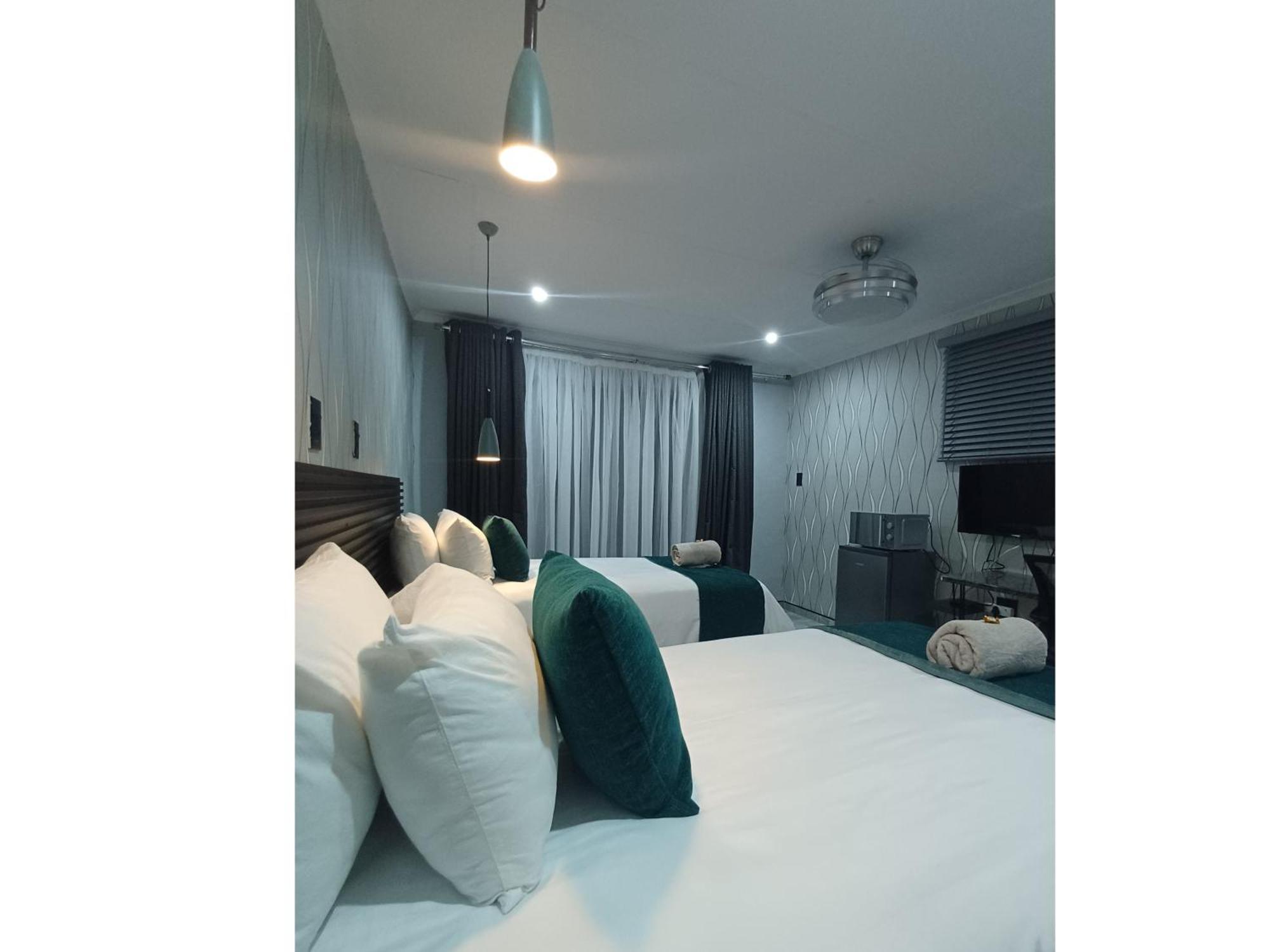 Delux Guesthouse Volksrust Екстериор снимка