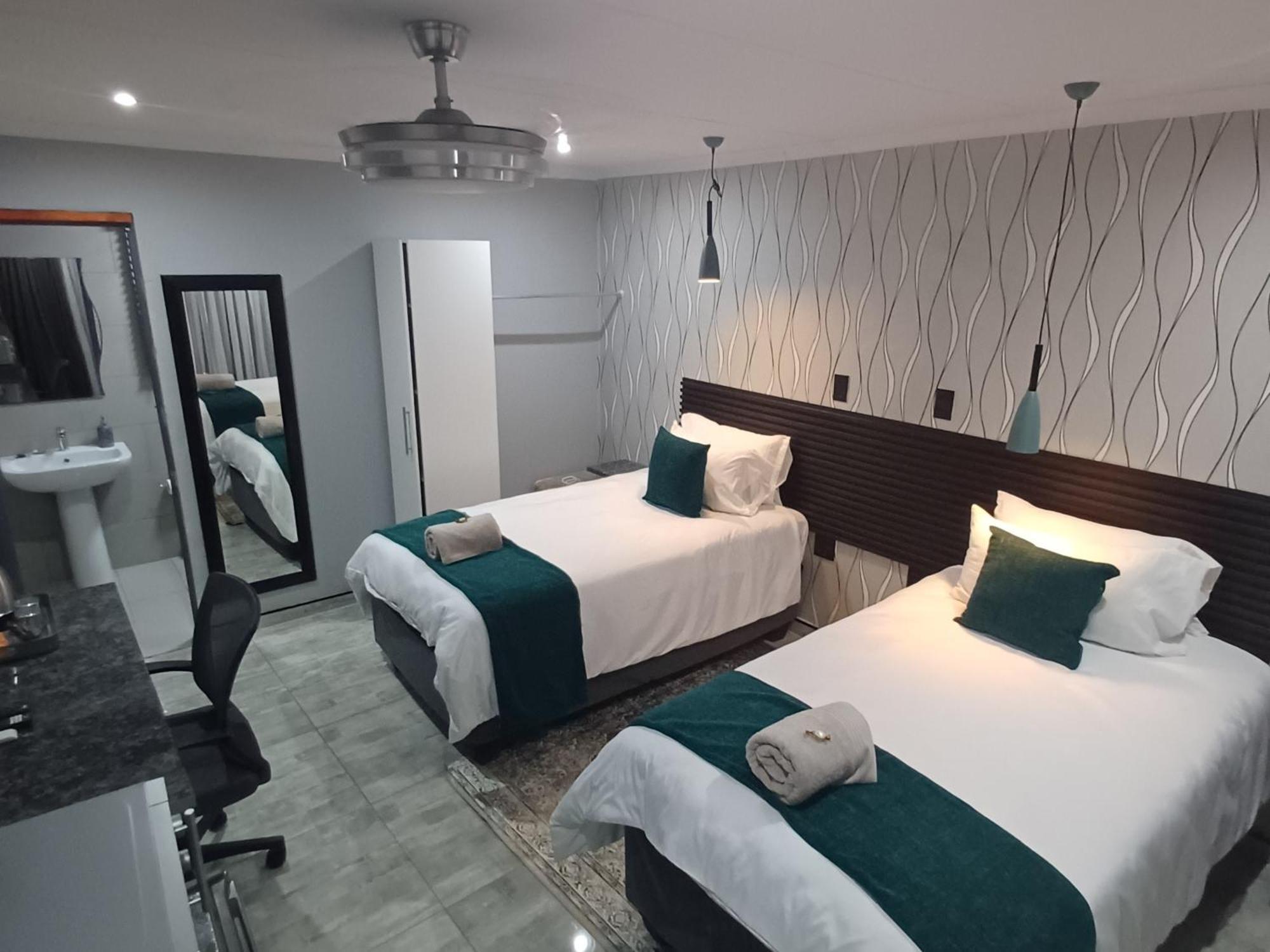 Delux Guesthouse Volksrust Екстериор снимка