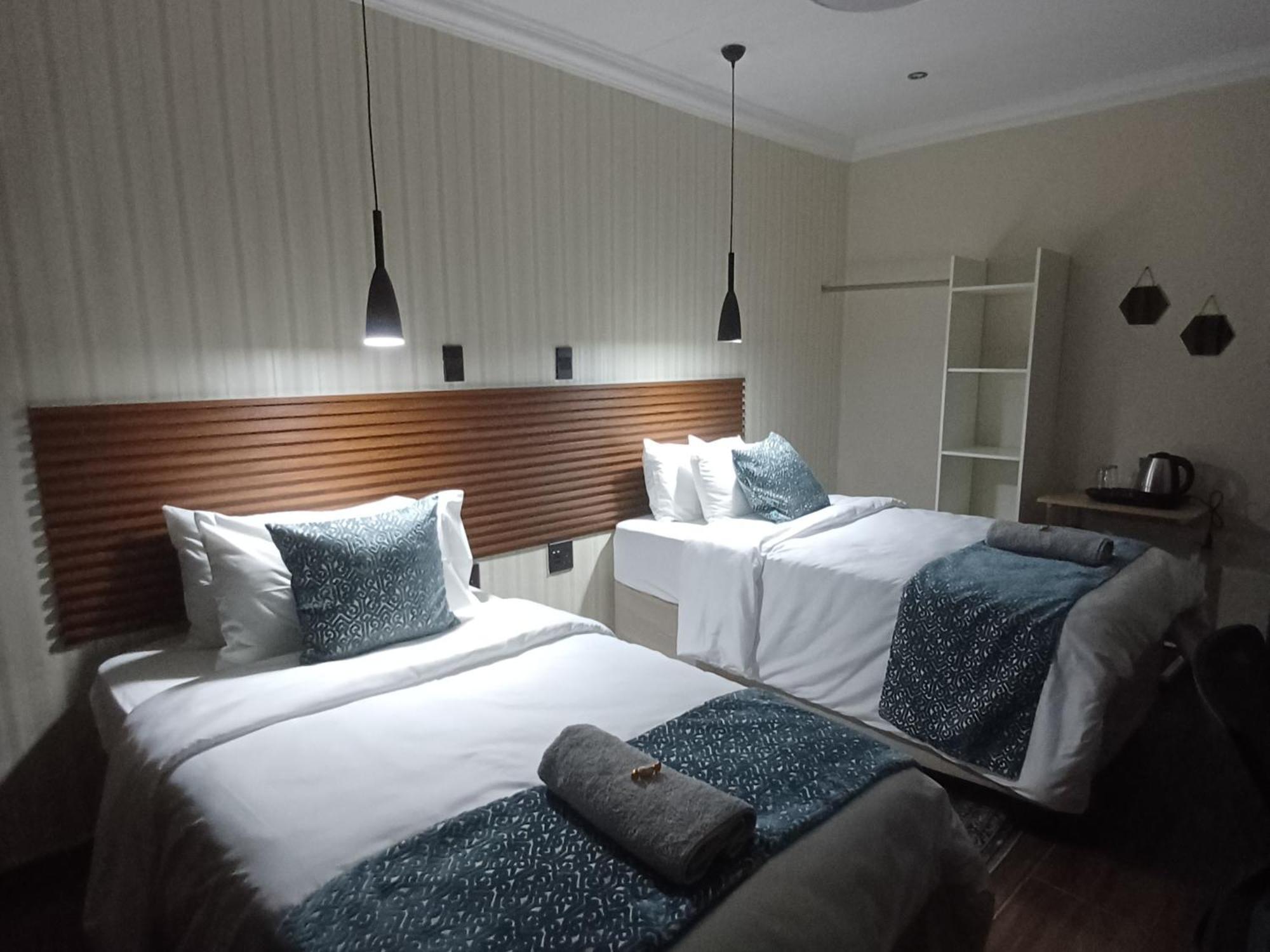 Delux Guesthouse Volksrust Екстериор снимка